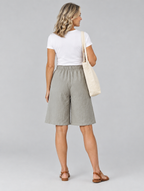 Saskia skort shorts in light grey, back view