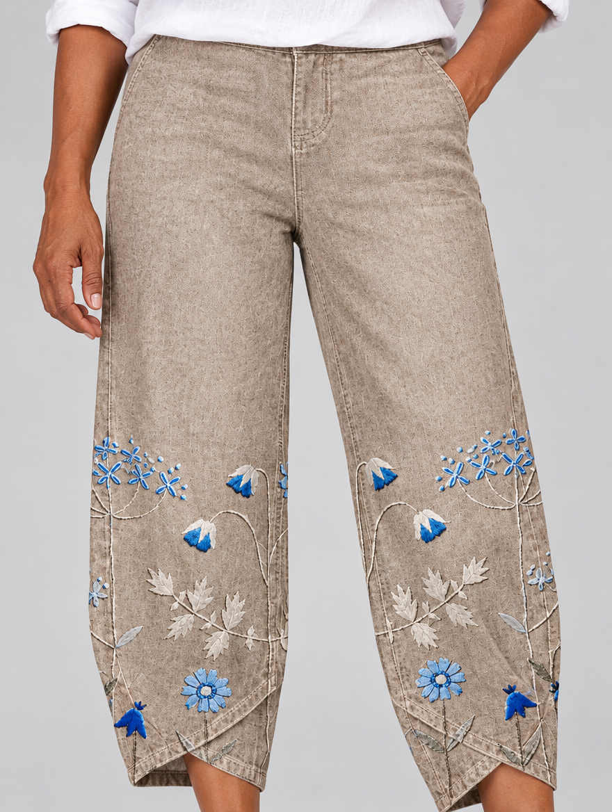 Everlee floral comfort pants in khaki, close up of flower print and tulip hem