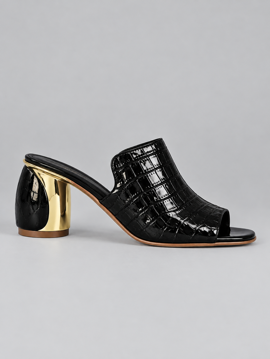 Arabilla sandals in black, side view