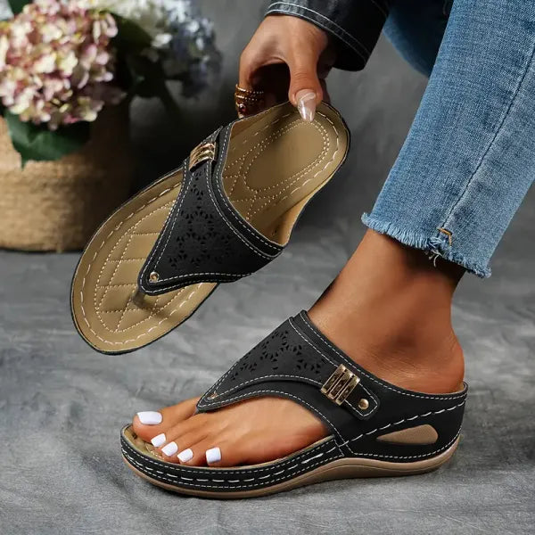 Wilma sandals in Black